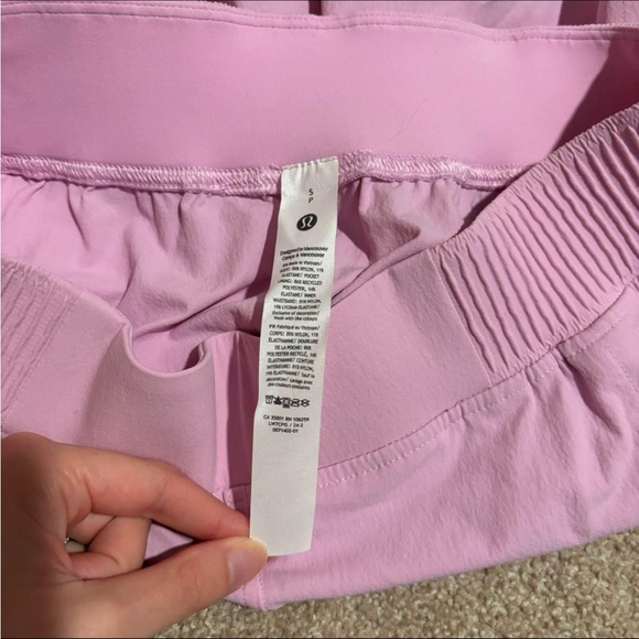 NWT Lululemon Stretch Woven Relaxed-Fit HR 4" Small Vita Pink - Picture 5 of 7